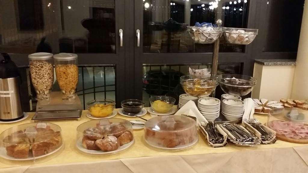 Sangano Hotel San Giorgio מסעדה תמונה